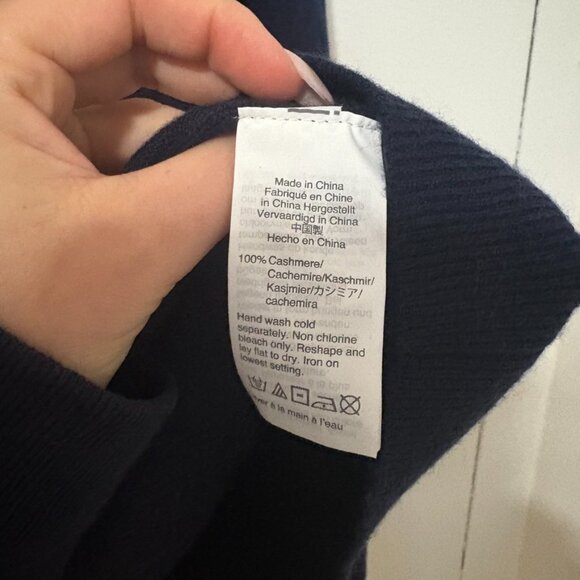Never Worn! J Crew 100% Cashmere V-neck sweater - Navy - Medium - Picture 4 of 5
